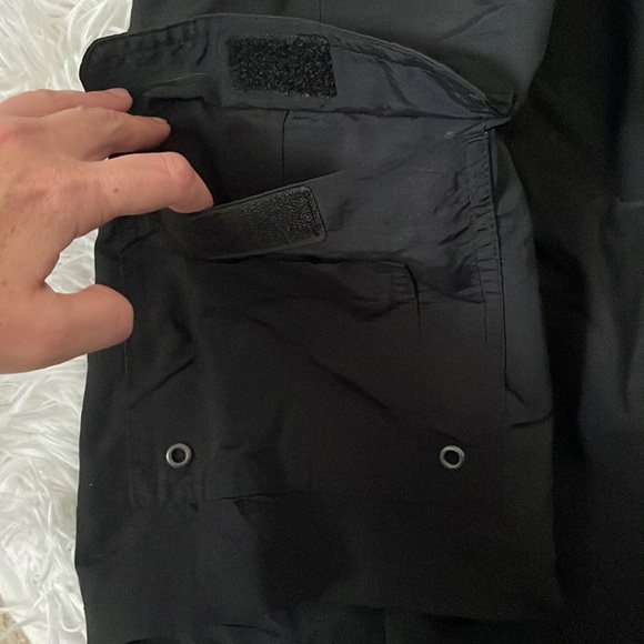 Reel Legends Performance Clothing Cargo Shorts - Picture 3 of 6